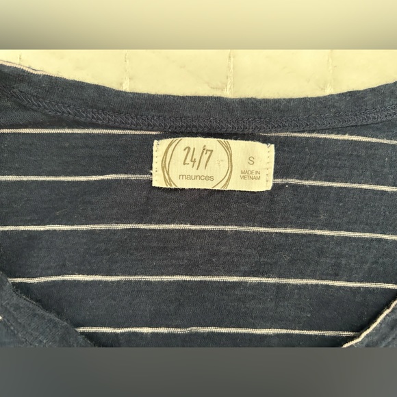 Maurice’s Colorblock, Floral, Striped 3/4 Sleeve Top with Buttons Size Small - Picture 4 of 9